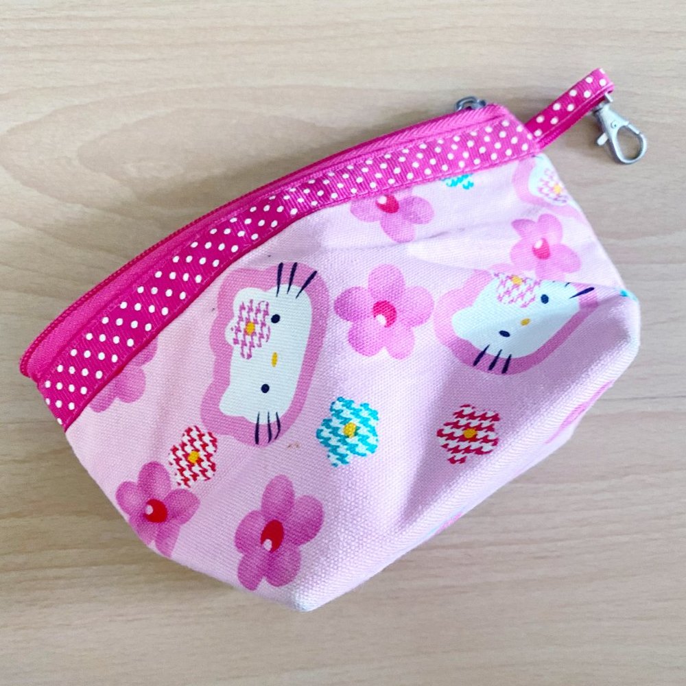 HANDMADE Hello Kitty Zip pouch - Picture 4 of 4